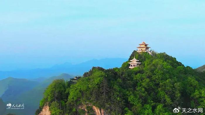 【美景推荐】苍茫云海间，日出红烂漫！天水白音山金顶等你来打卡！